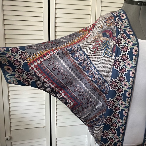 Mahila open-front kimono style top. 0/s - Picture 6 of 10